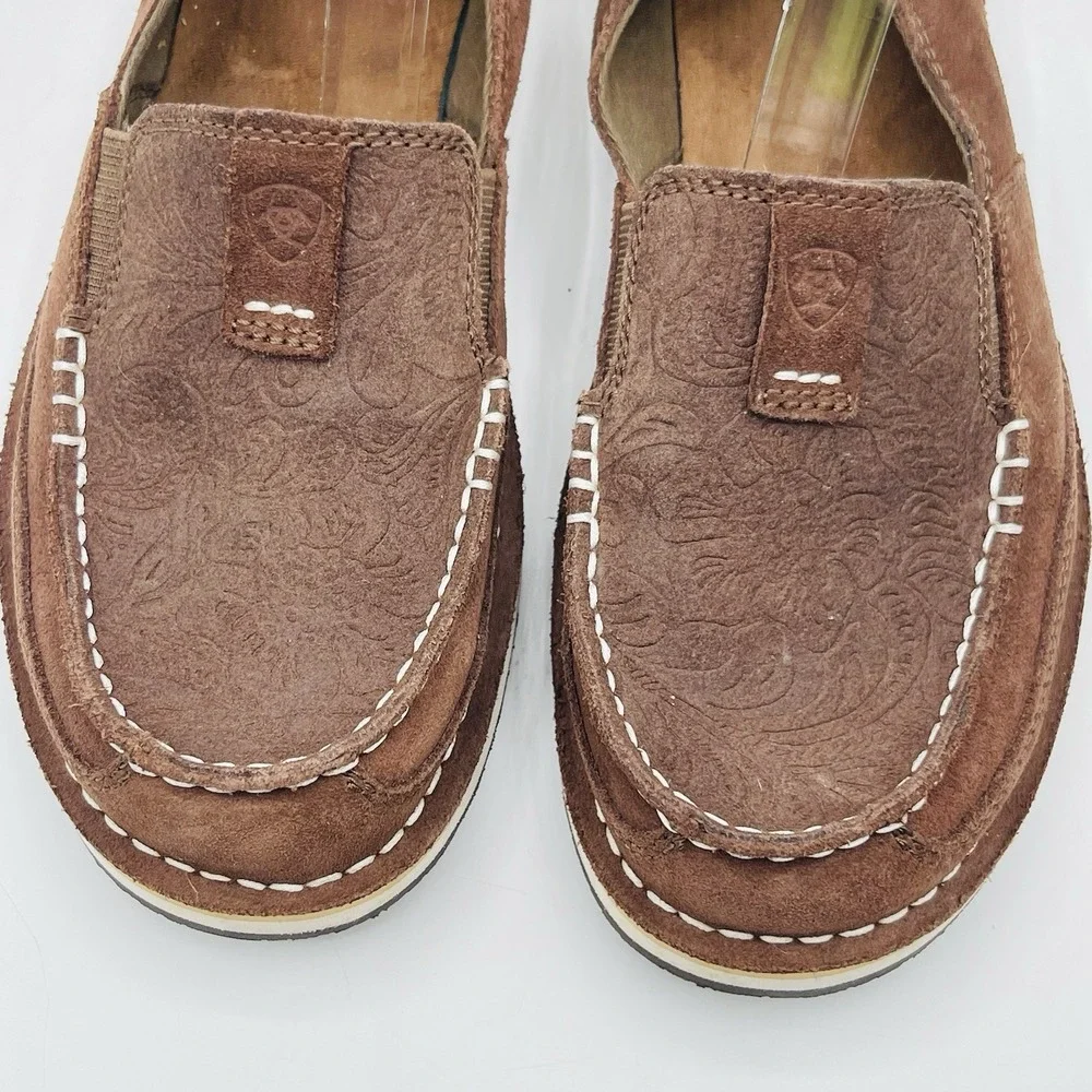 Ariat NWT Woman's Embossed Paisley Brown Leather Cruiser Slip On Size 8 B